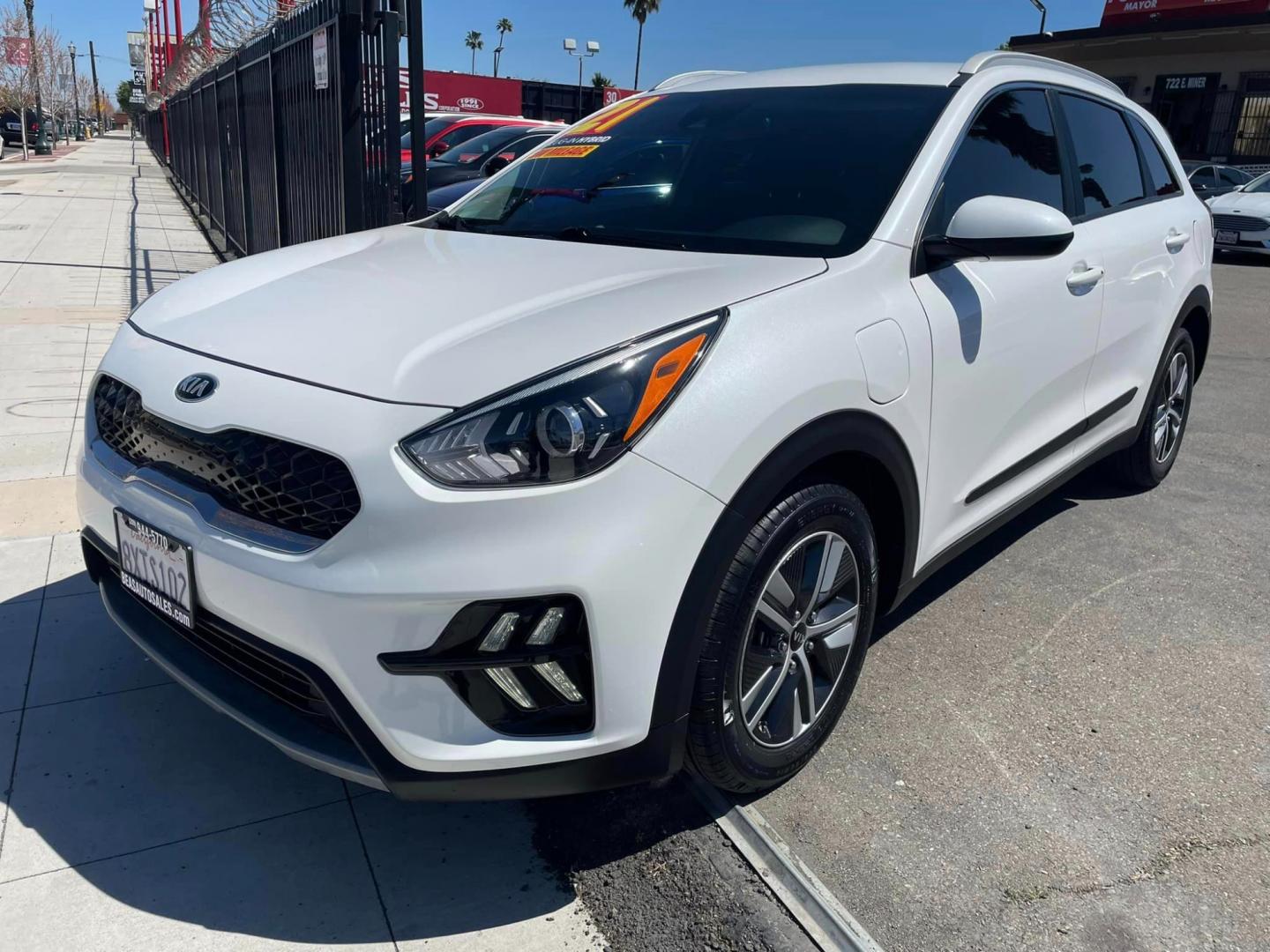 2021 WHITE /BLACK Kia Niro Plug In Hybrid (KNDCM3LD1M5) , located at 744 E Miner Ave, Stockton, CA, 95202, (209) 944-5770, 37.956863, -121.282082 - PLUS TAXES AND FEES - Photo#3